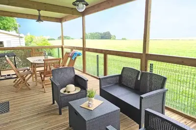 Image de Cabane Lodge Premium Bora Bora 3 Ch 7 Pers Clim Tv Lave Vaisselle 7 personnes