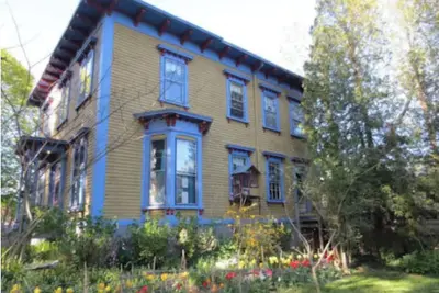 Image de Historic Italianate  second floor apt  in the heart of historic village