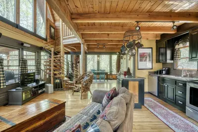 Image de Secluded cabin in Brother's Cove! Hot tub! Access to Community Pool!