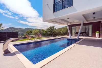 Image de New and stylish Villa Bruna with 32sqm heated pool, sauna, billiard and media room