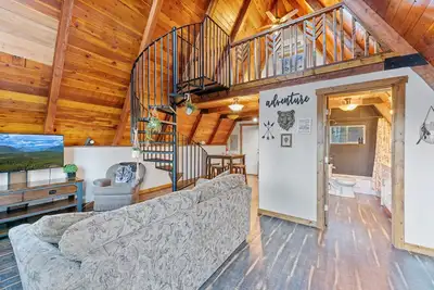 Image de A-frame at Spotted Bear Retreat