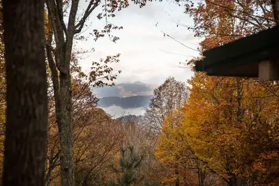 Image de Cozy Renovated Mountain Escape, 10 min to downtown Waynesville & Lake Junaluska,