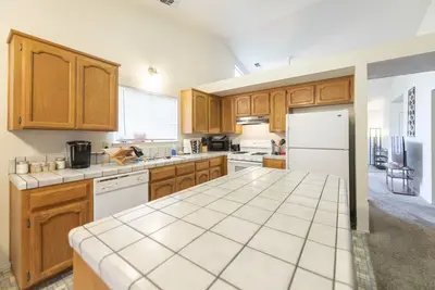 Image de Modern 4br Home Caldwell Park | Arcade & Parking