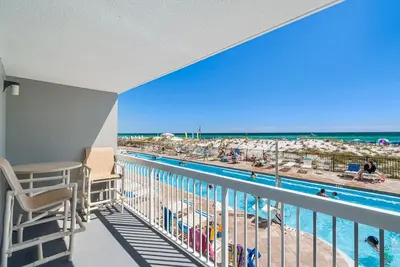 Image de Pelican Beach 110 - Beachfront, Gulf Front Pools, Indoor Pool, Hot Tubs, Fam Fav