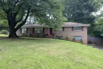 Image de Kozy Kennesaw home near Ksu and Lakepoint Sports