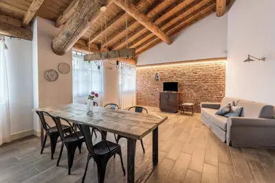 Image de Appartement de vacances romantiquement meublé \"Acero\" avec Wi-Fi, jardin et piscine partagés