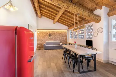 Image de Grand appartement familial \"Rovere\" avec Wi-Fi, jardin et piscine partagés