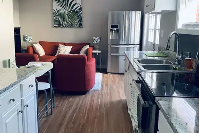 Image de Deluxe Apartment! Upscale Amenities! Great Location for short or long stays.