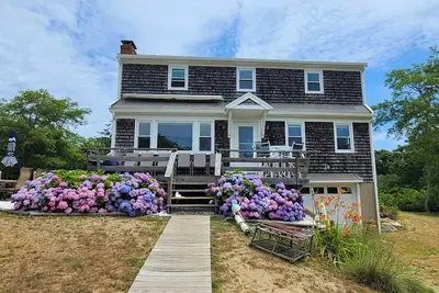 Image de 5bd Beach House--Across from Campground Beach, Bay Views, Central A/C & Deck