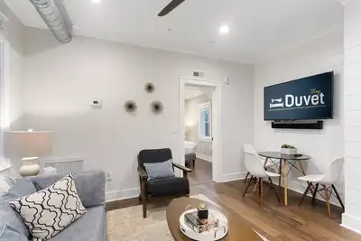 Image de Red Robin - A | 3 Blocks to King Street!