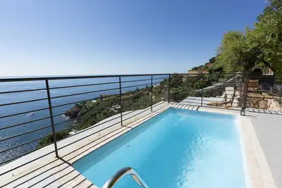 Image de Villa de luxe avec vue imprenable à Théoule sur Mer