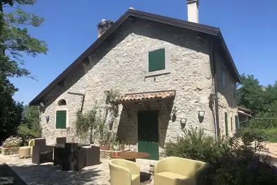Image de Old country house nestled in the green hills of Bologna