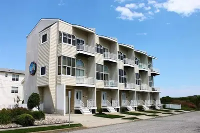 Image de Beachfront Townhouse – Steps to Sand, Ocean Views from Every Deck!