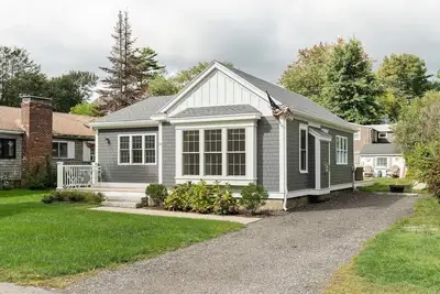 Hampton Nh / North Beach / Plaice Cove <br>Luxury whole house and great yard.