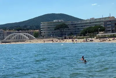 Image de Appart 4 pers -  Clim - aperçu Mer Park Privé Plage & C Ville à 3 min à pieds.