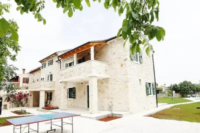 Image de Maison de vacances Kanfanar pour 1 - 6 personnes avec 2 chambres à coucher - Maison de vacances