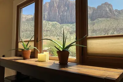 Image de The Watchman View Tower ~ Explore Zion National Park!