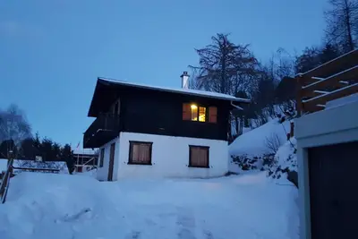 Chalet with large well-kept garden