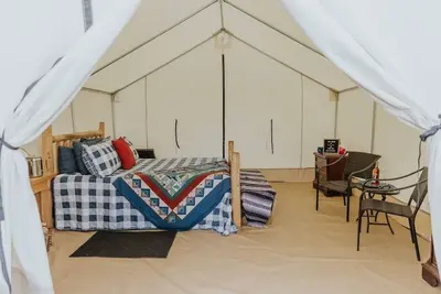Image de “Stargazer” Scenic Glamping Trails + Creek Access
