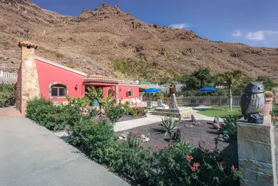 Image de Beautiful country house with private pool in the south of Gran Canaria. perfect families