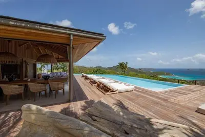 Image de Graceful Villa offering Panoramic Views of the Bay