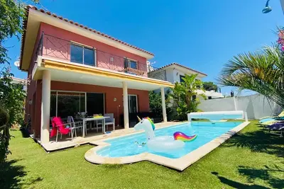 Image de Villa Licorne Bandol 110 m2 vue mer à 150 m du rivage Avec Piscine Chauffee