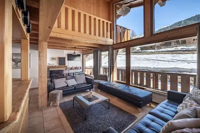 Image de Chalet lumineux spacieux adossé à une prairie ouverte