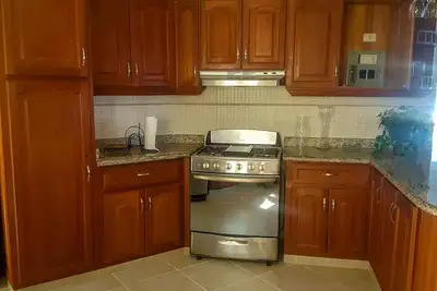 Image de Enjoy relaxing sea-views in this quiet oceanfront condo, ideal for seniors!