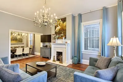Image de Elegant Home Near Forsyth | Heated Pool Access | Southern Hall Estate By Southern Belle Savannah