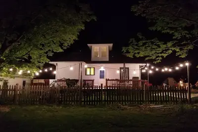 Image de Mountainside Hunter (Entire 1st Floor)