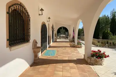 Image de Private Villa with large gardens, pool and swim up bar