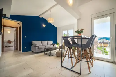 Stylish and cosy apartment next to Porto Montenegro