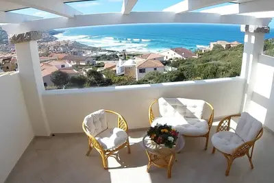 Image de Bright and comfortable air-conditioned apartment with wonderful veranda overlooking the sea