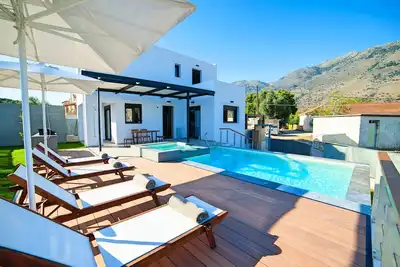 Image de Perla Bianca Villa | Heated Pool