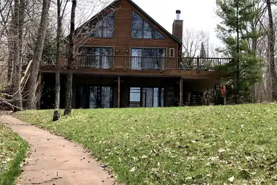 Image de Captivating Views of Lake Chippewa from Three Level Chalet Cabin & Lake Home