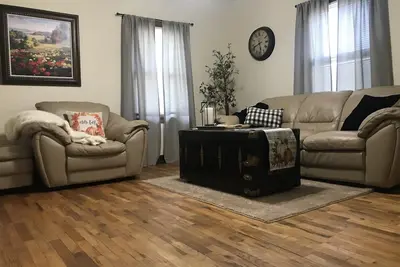 Image de Restored to former glory home just 2 blocks from popular downtown district!