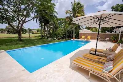 Image de Amazing Family Friendly 4bdr w/ patio and private pool - Rancho Arriba