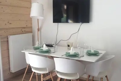 Image de Stylish Apt Jannis - Sleeps 4/6