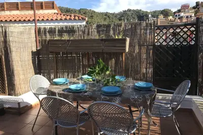 Image de Apartment in Tossa de Mar 300m from the beach. Exterior with balconies and terrace of 30m2