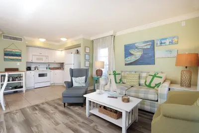Image de Enjoy Stunning Views of Pine Island Sound and the South Seas Small Boat Marina