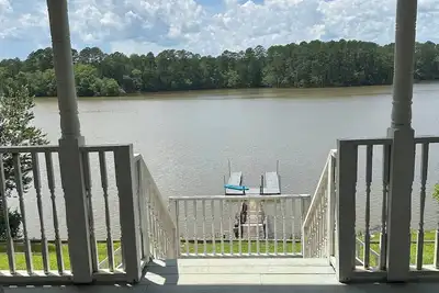Image de Waterfront home /dock & 2 kitchens/view 10 minutes from Carolina adventure world