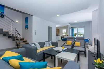 Image de Maison de vacances pour 8 personnes  + 3 enfants env. 142 qmà Privlaka, Dalmatie (Nord de la Dalmatie)