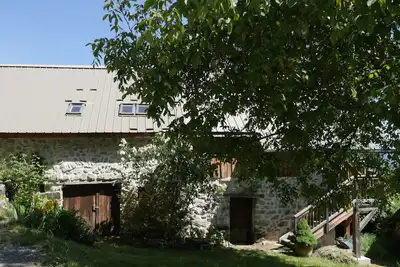 Image de Chalet de charme confort, montagne, lacs et ski.