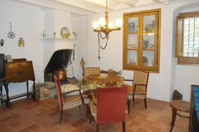 Image de Cal Son est une maison située dans la zone urbaine du village d'Alpens