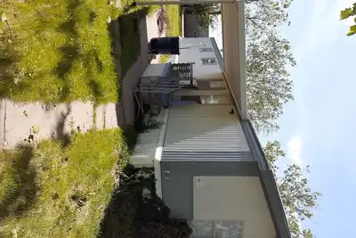 Image de It's very quiet for the most part! It's a house!