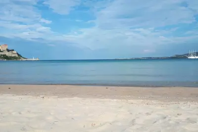 Image de T2 neuf, grande terrasse, plage à10 mn à pied