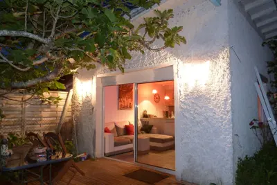 Image de Maison entre lacs et océan