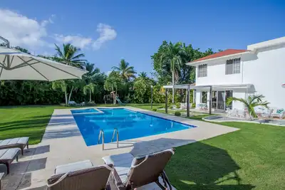 Image de Villa Los Lagos, Spacious Family Priate Patio w/Bbq and close to Minitas Beach