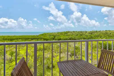 Image de Tranquility by the Sea  [Ocean Pointe 2407]