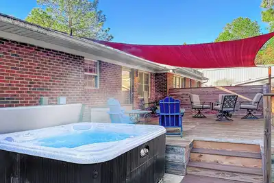 Image de Hot tub, Firepit, Bbq, Full kitchen, SmartTV, King, Pet